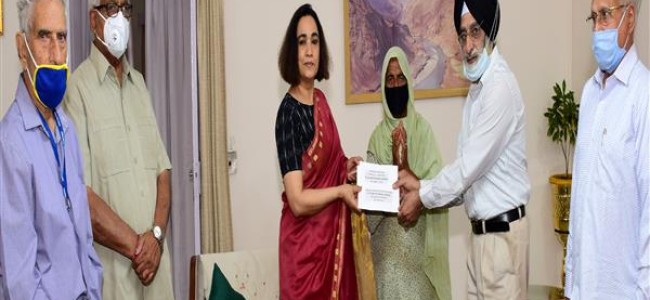 First Lady releases financial assistance sponsored by NGOs and concerned citizens to Non-pensioner Widows from Armed Forces